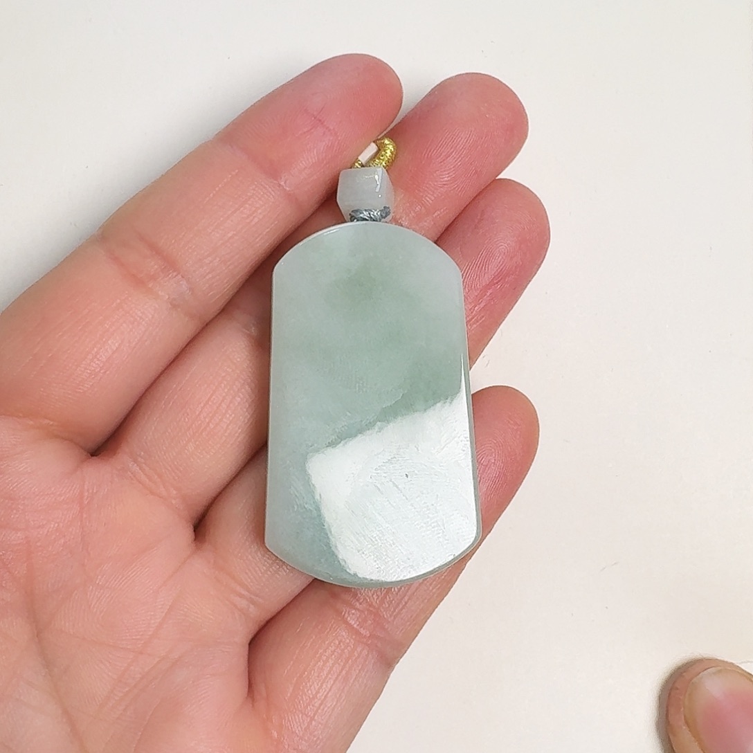 翡翠颈饰未镶嵌无事牌