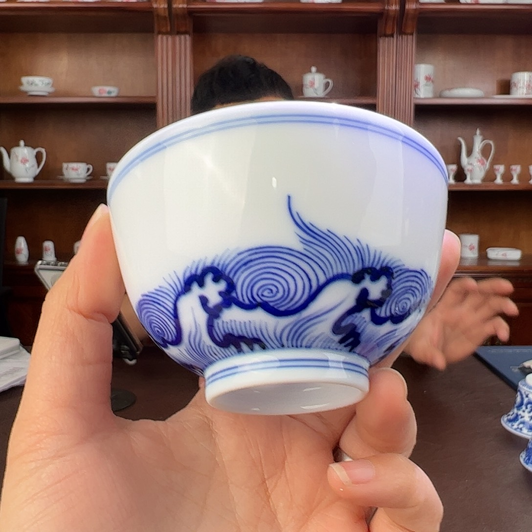 瓷青花海浪纹直口杯