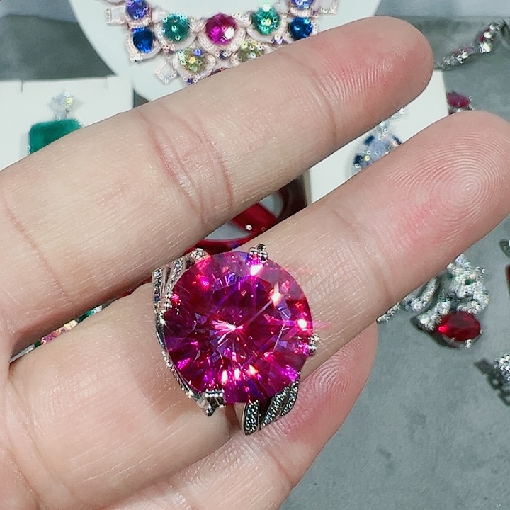 红宝石颈饰未镶嵌