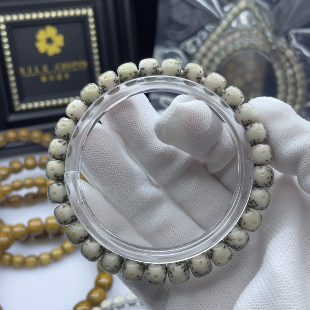 星月菩提吊坠8绿包白大眼睛    A23