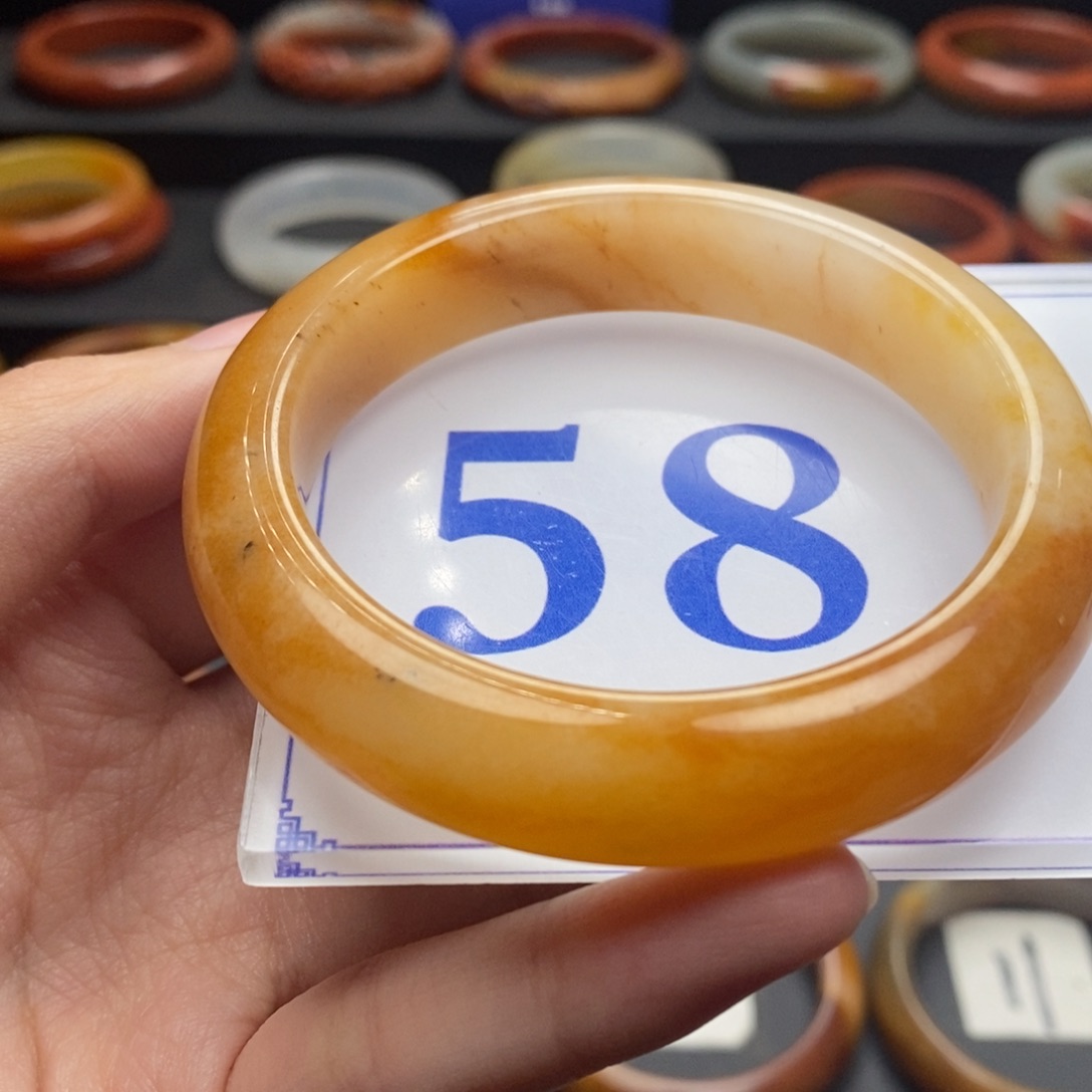 石英质玉（黄龙玉）手镯未镶嵌