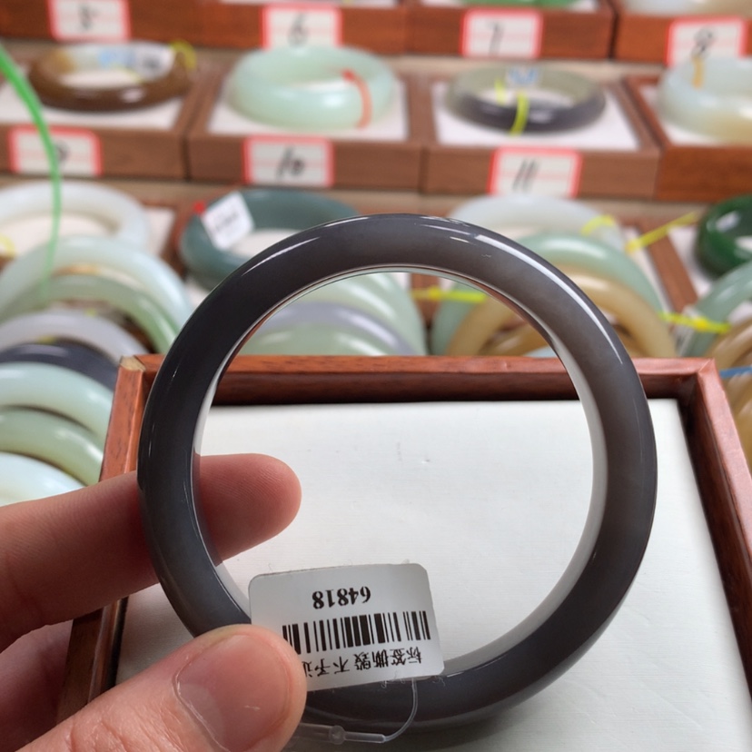【闪购商品】和田玉手镯未镶嵌54
