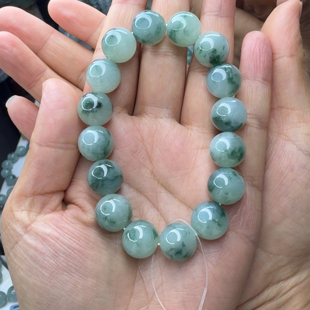 恩****翡翠未镶嵌手链翡翠手串