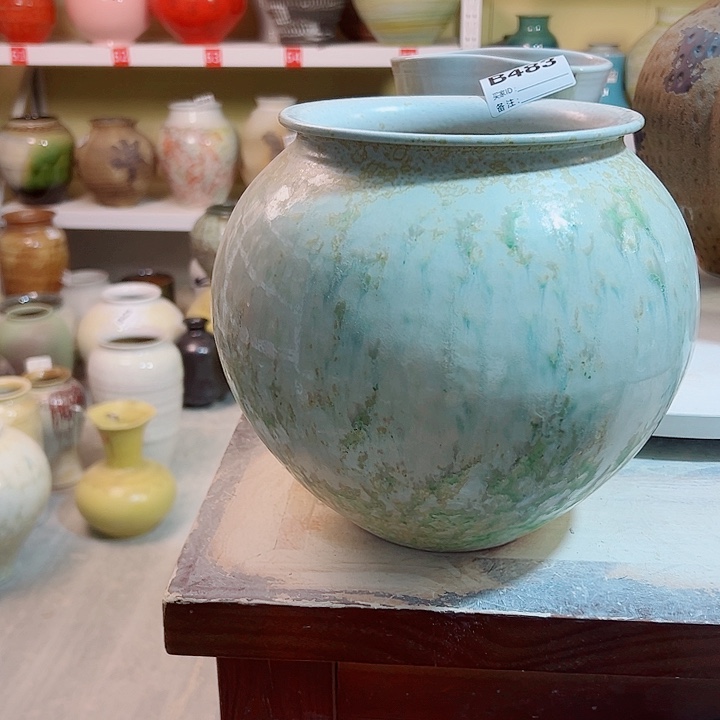 焜****白泥花瓶高23口15。483