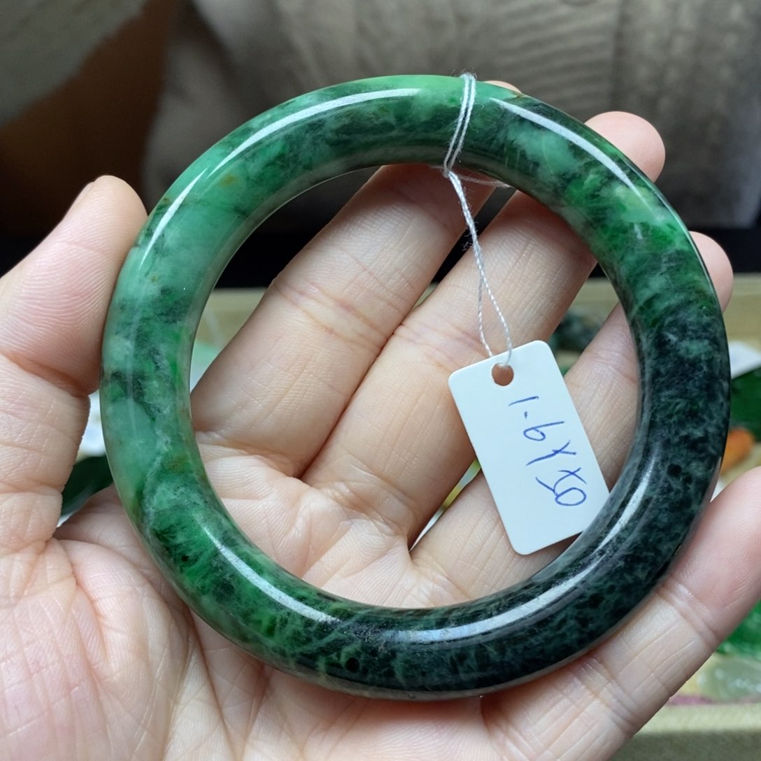 翡翠颈饰未镶嵌59圈口22号