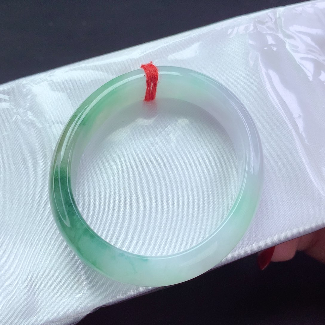 【闪购商品】翡翠手镯未镶嵌贵妃a 101653