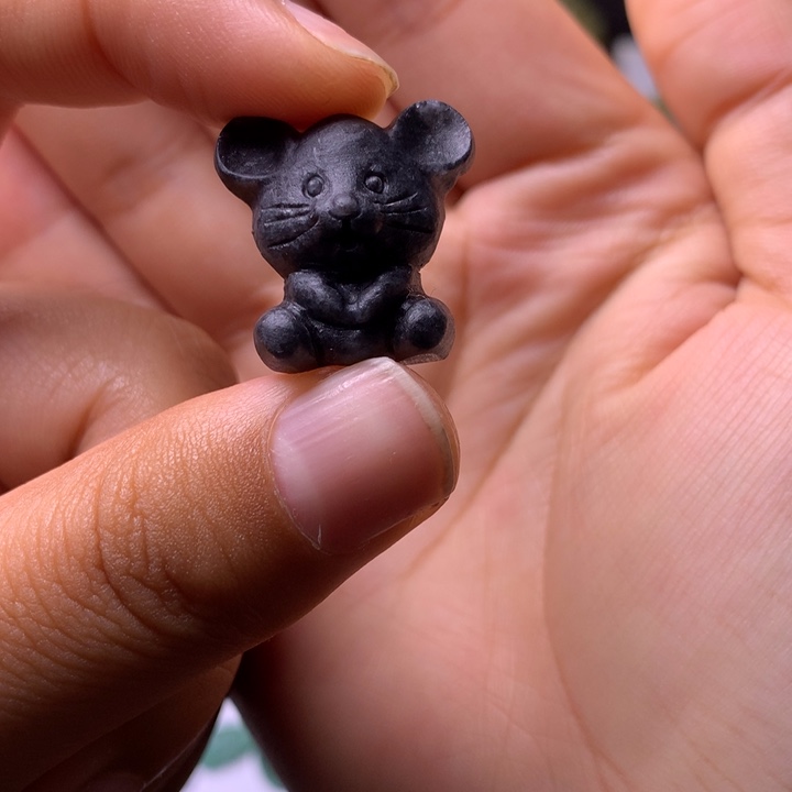 定制翡翠未镶嵌老鼠