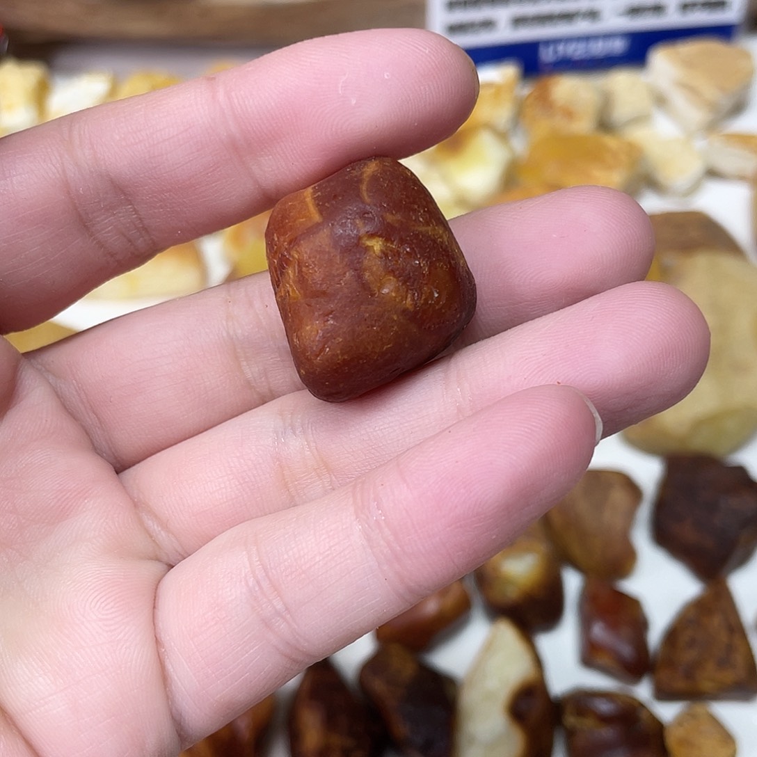 定制琥珀未镶嵌用****8原矿琥珀