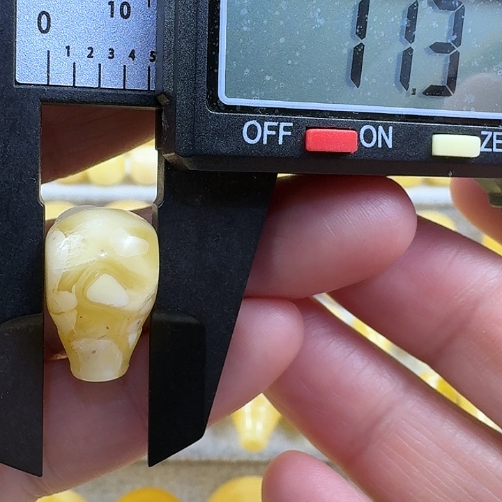 蜜蜡未镶嵌裸石38杂