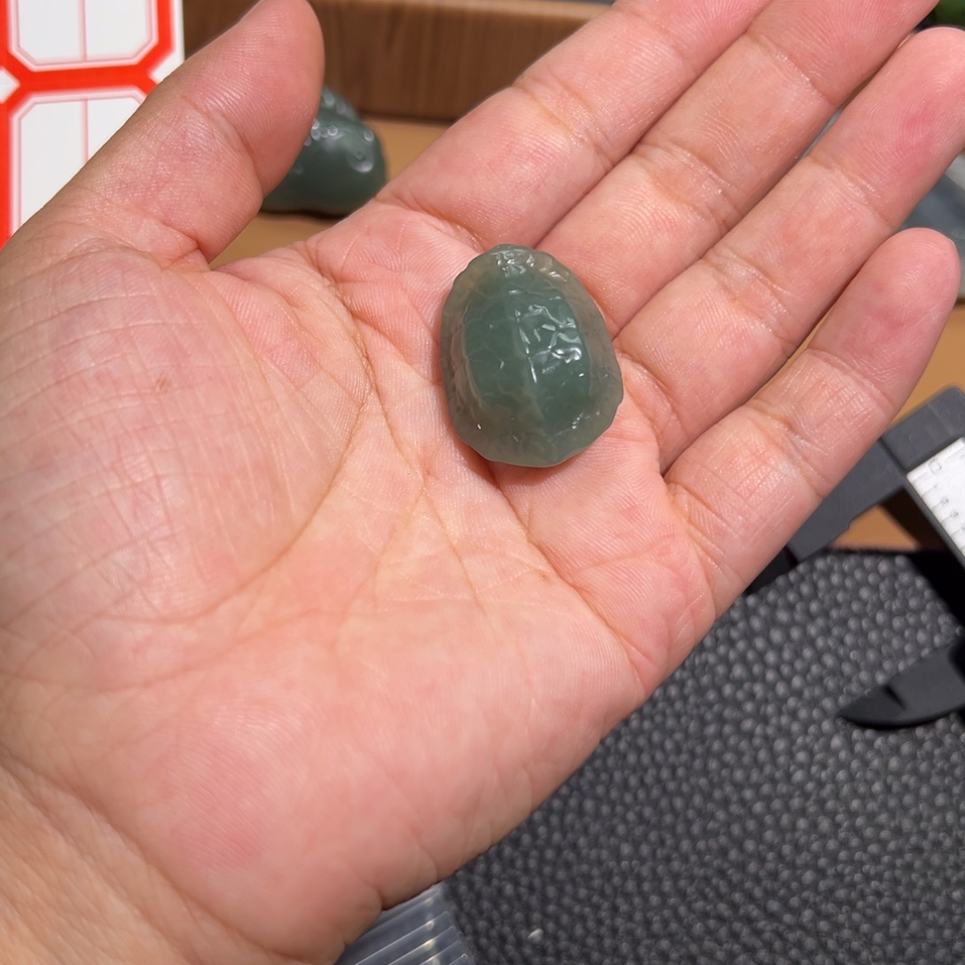 ****️未镶嵌和田玉把件牛鼻孔