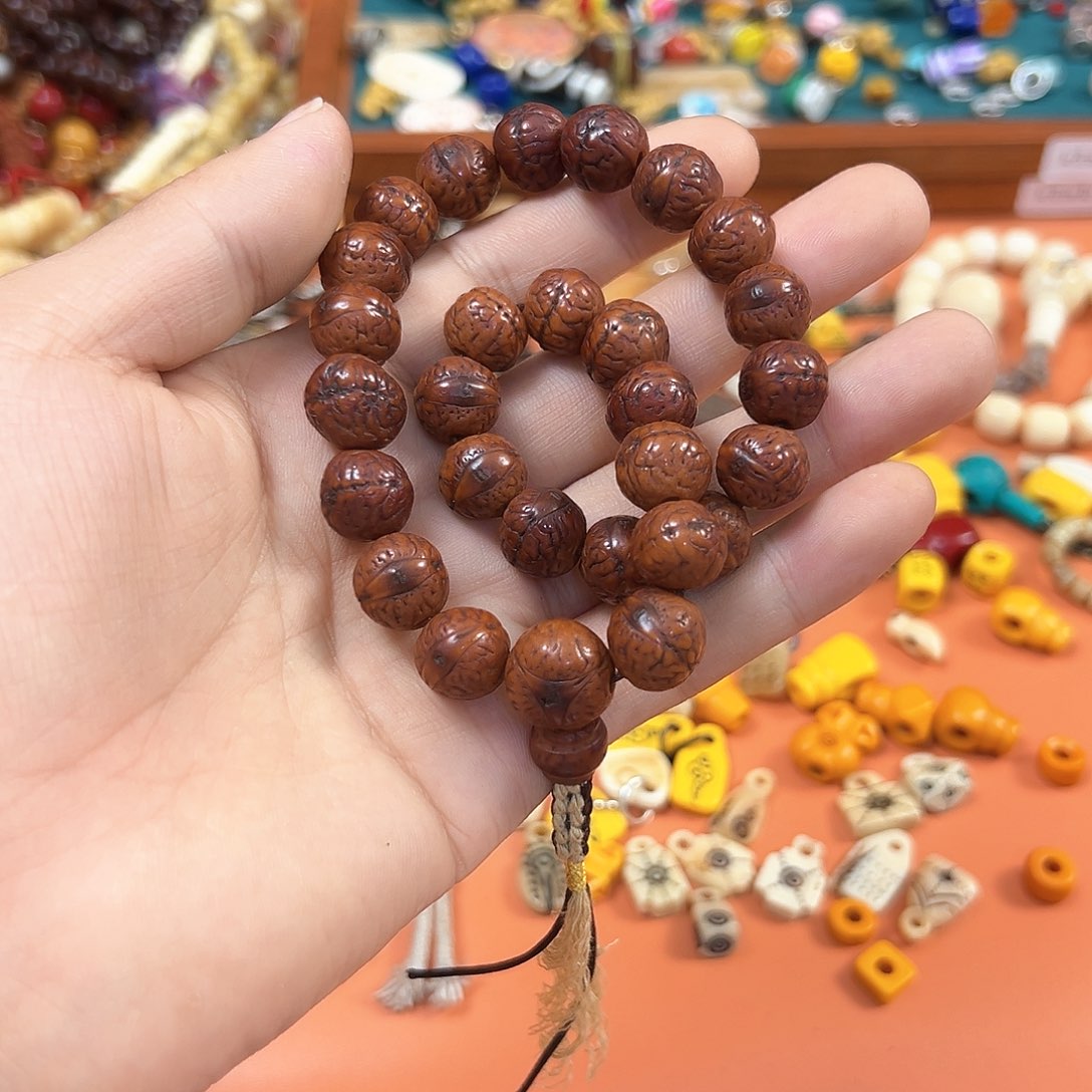 琉璃成品传****?玛吉阿米藏式臻品直播间