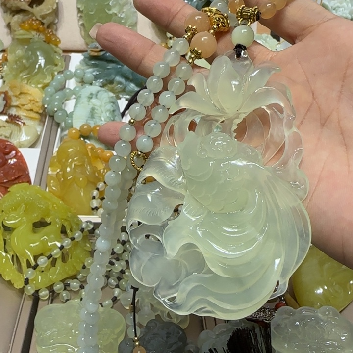 蛇纹石玉吊坠未镶嵌