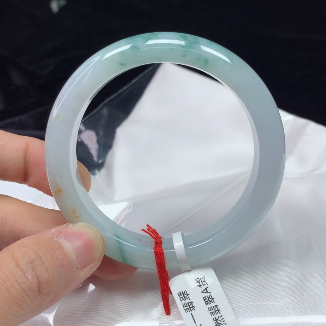 翡翠手镯（圆镯）未镶嵌56.5