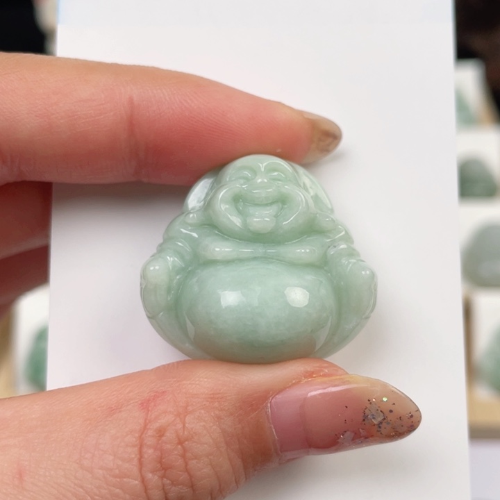 翡翠颈饰未镶嵌佛公
