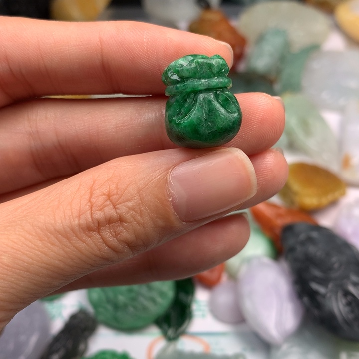 定制翡翠未镶嵌翡翠