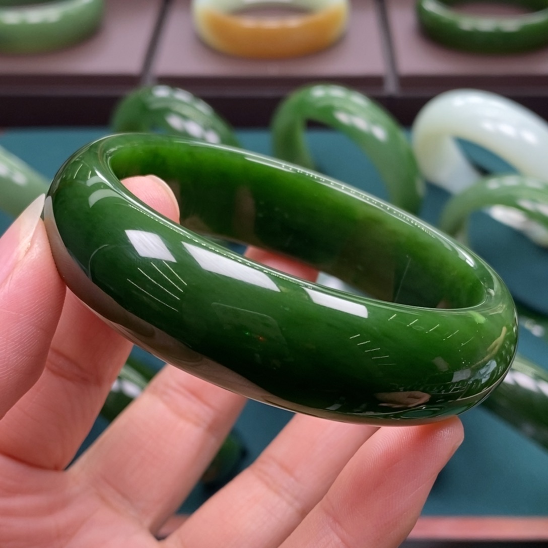 和田玉（碧玉）未镶嵌手镯6061