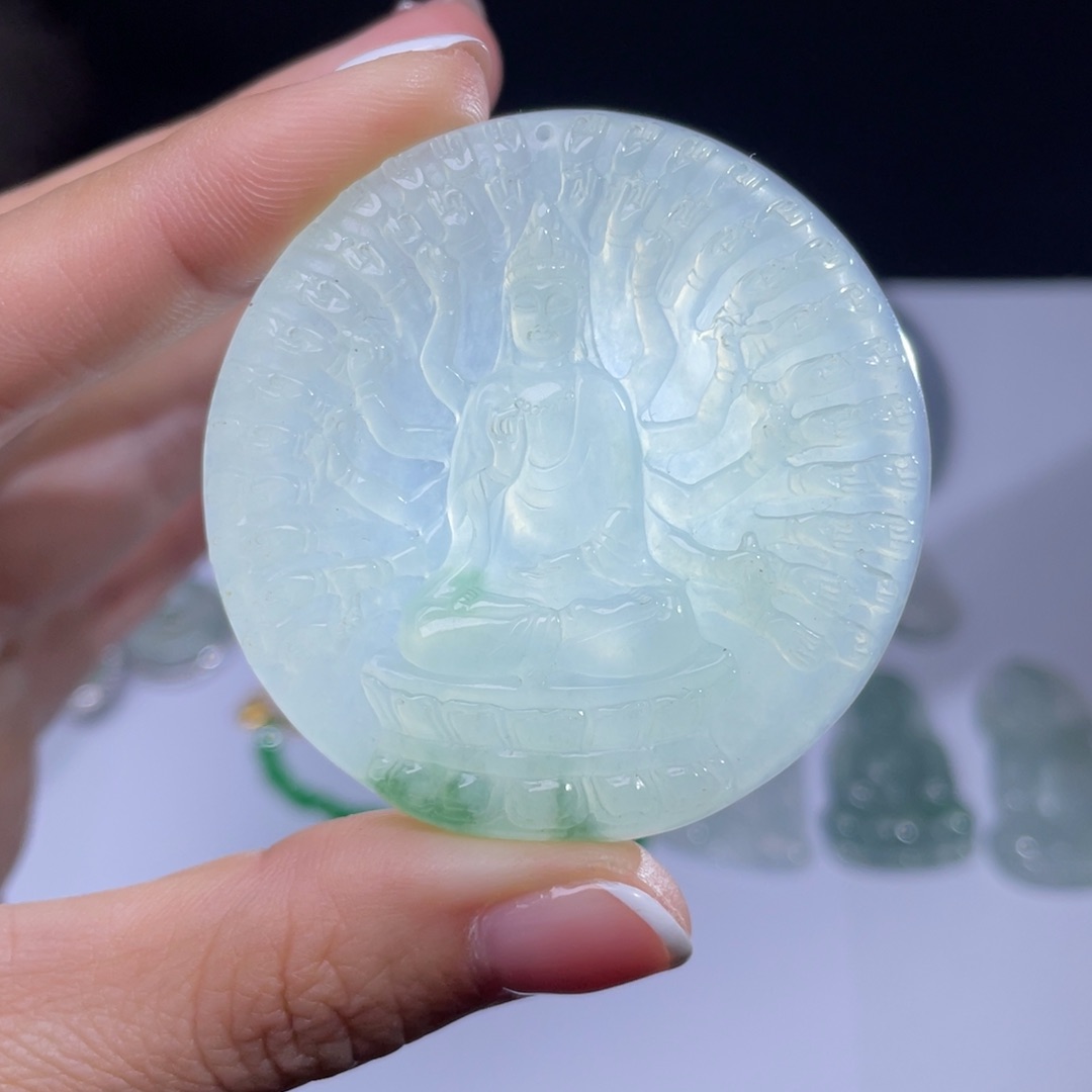 翡翠颈饰未镶嵌牌子