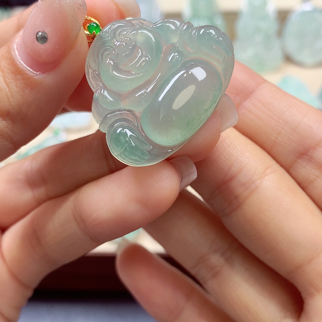 翡翠颈饰18K金镶嵌翡翠