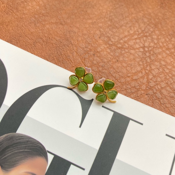 【初萌】和田玉碧玉四叶草耳饰多样性发其一