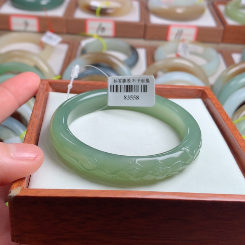 【闪购商品】和田玉手镯未镶嵌54