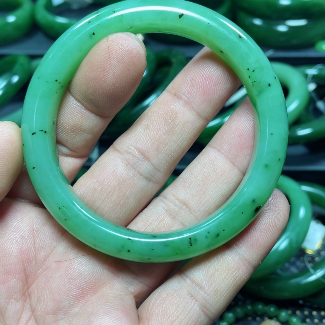 和田玉（碧玉）手镯未镶嵌