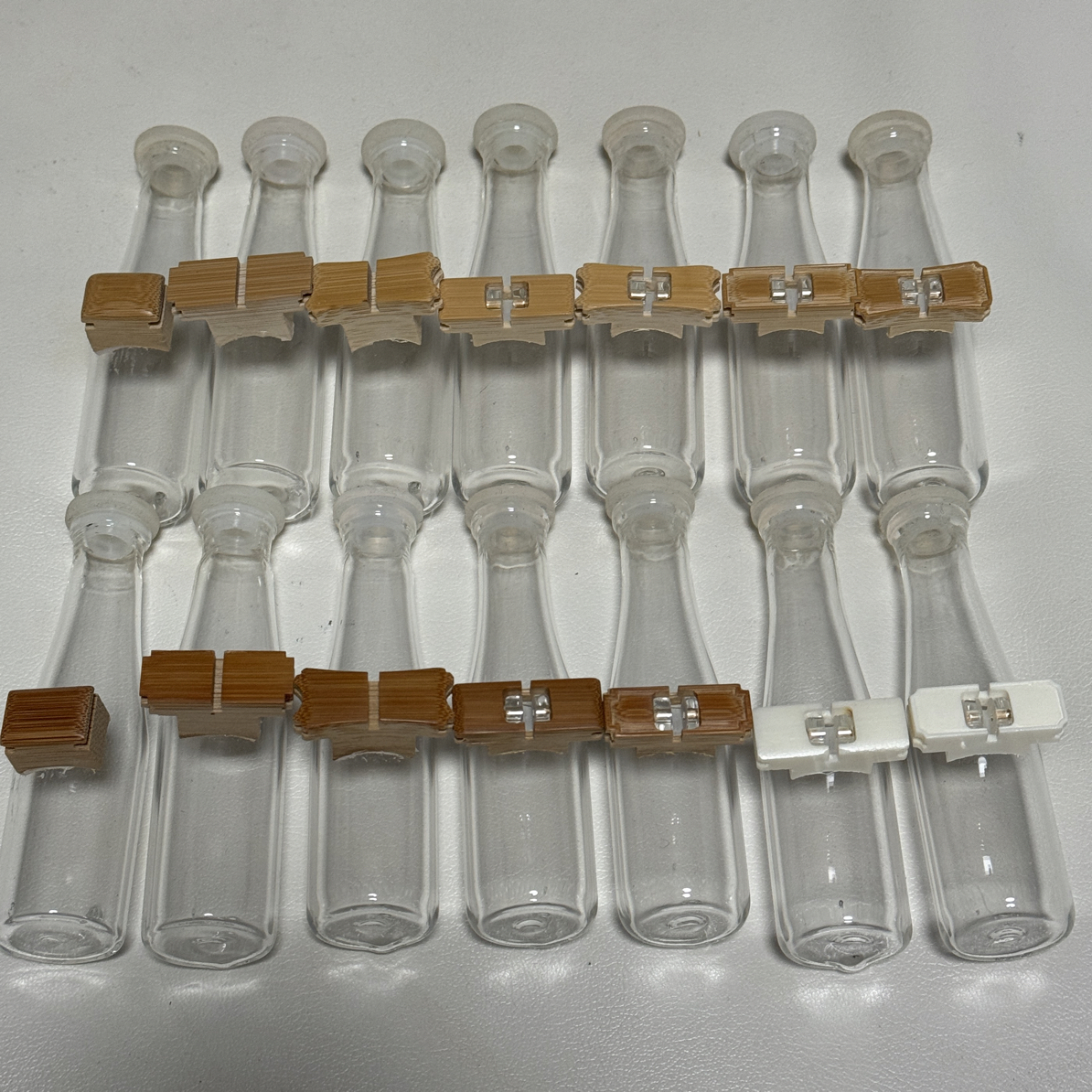 酒瓶玻璃饮水器 玻璃水杯 玻璃水壶 直径2.5 高度9.6 鸟笼配件