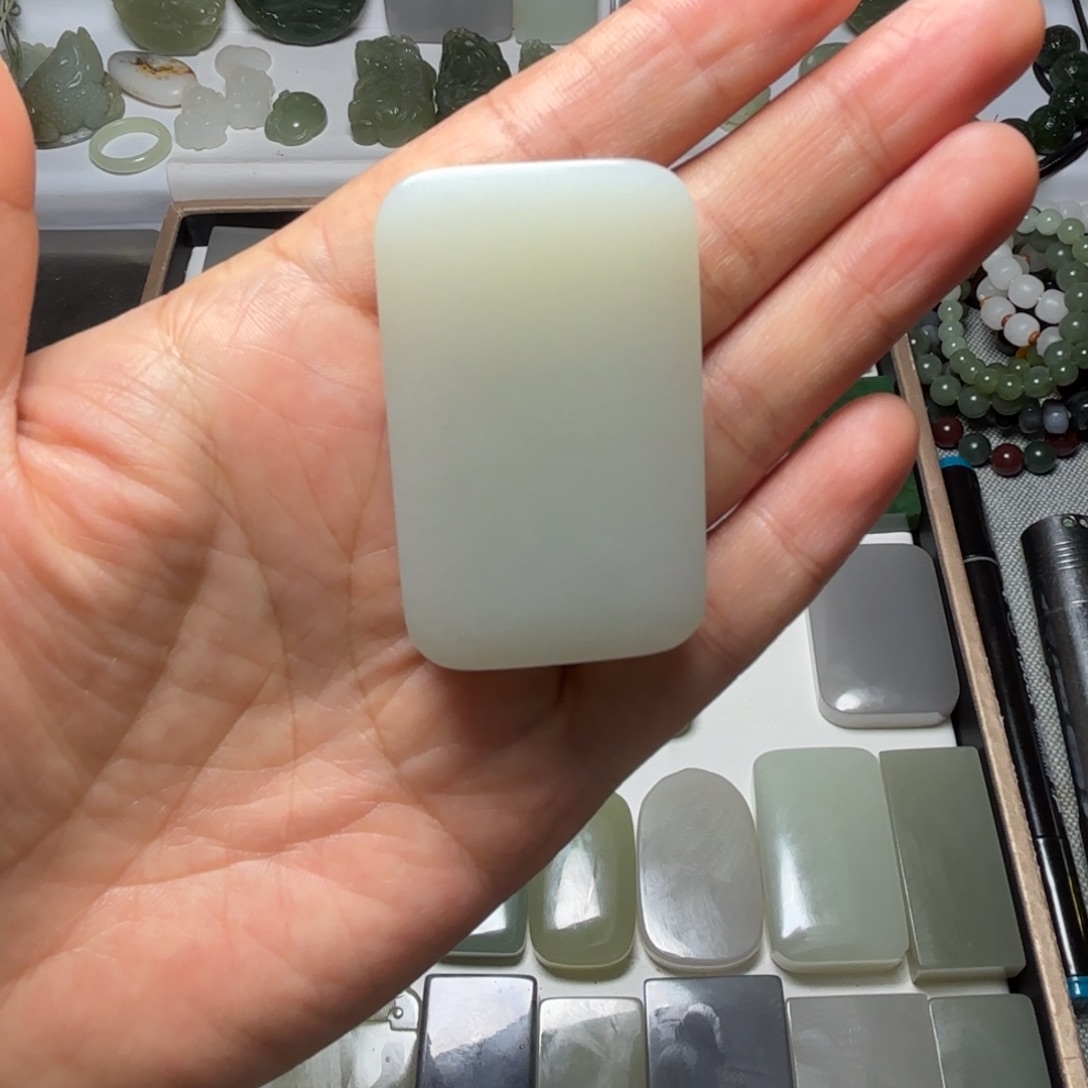 随***缘和田玉未镶嵌颈饰