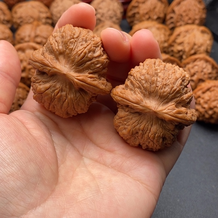 文玩核桃把件42尺血麒麟