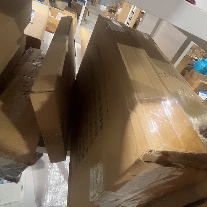 落地手机支架。          