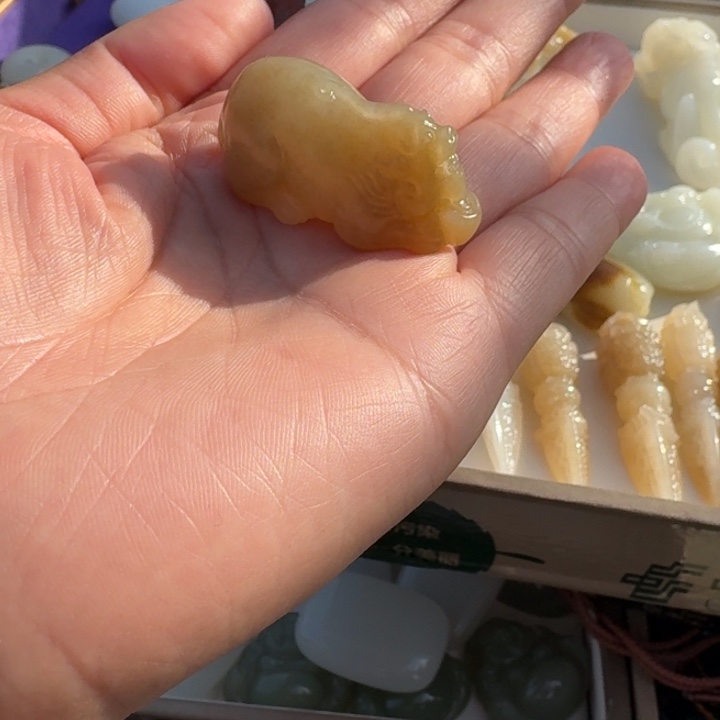 和田玉未镶嵌颈饰冰心