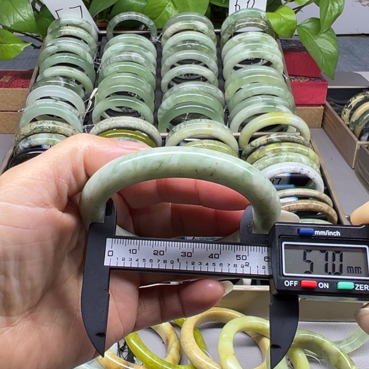 蛇纹石玉未镶嵌手镯77