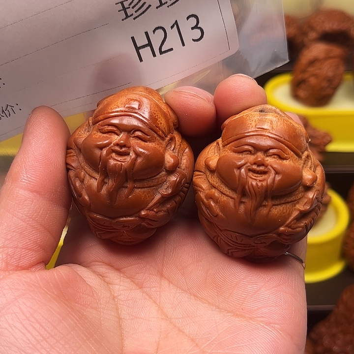 文玩核桃把件财神