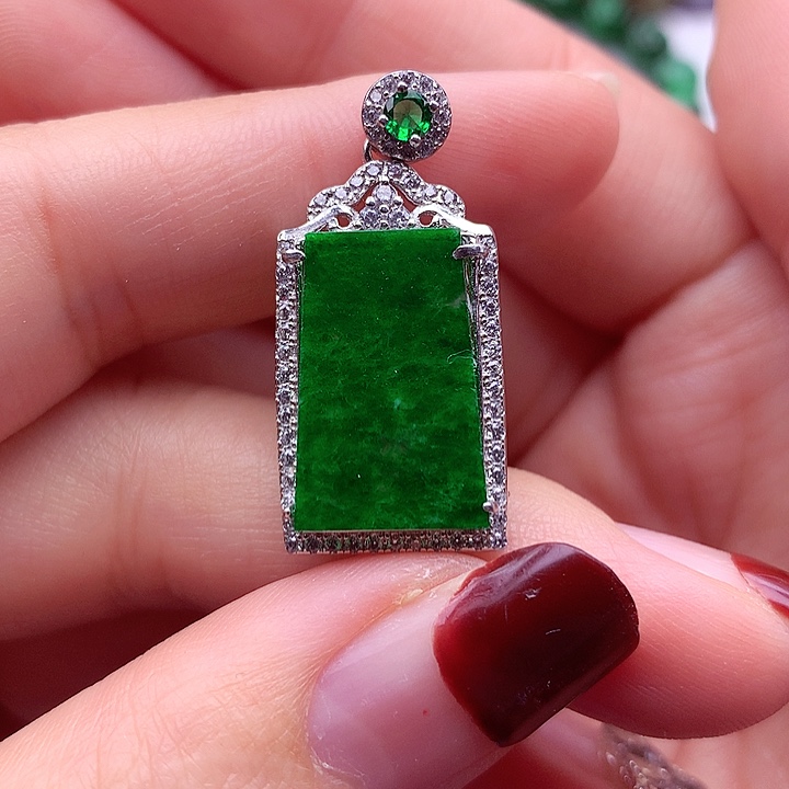 翡翠颈饰银S925镶嵌翡翠