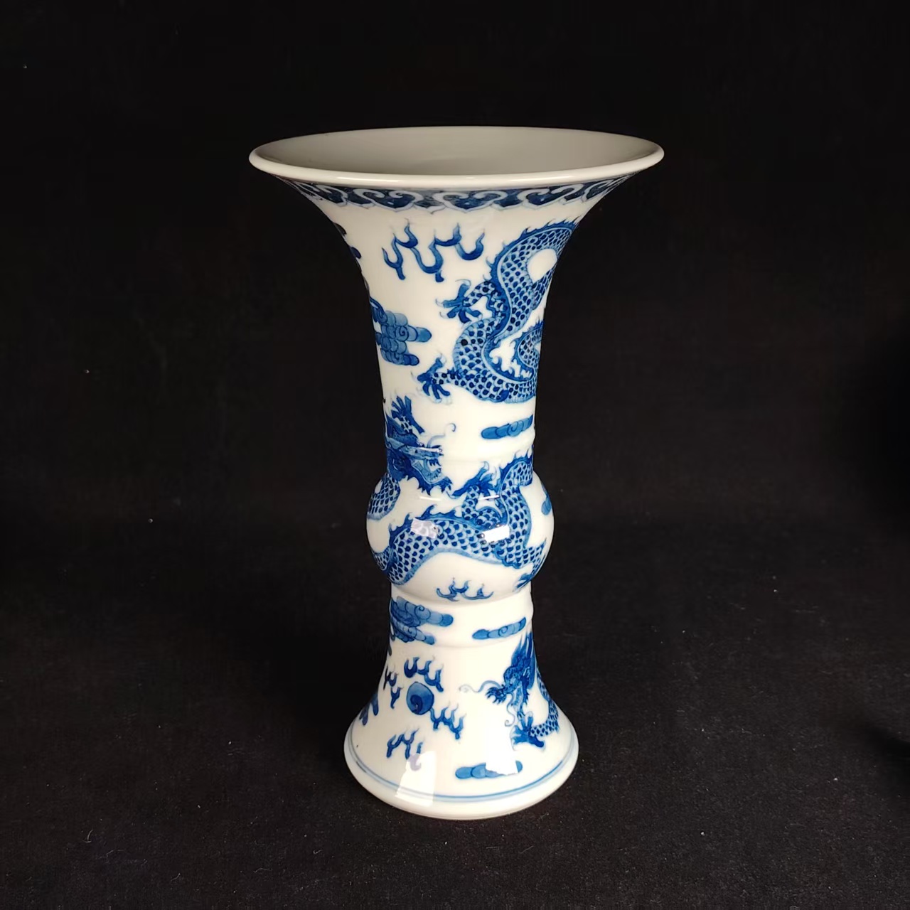 F青花云龙戏珠纹花觚