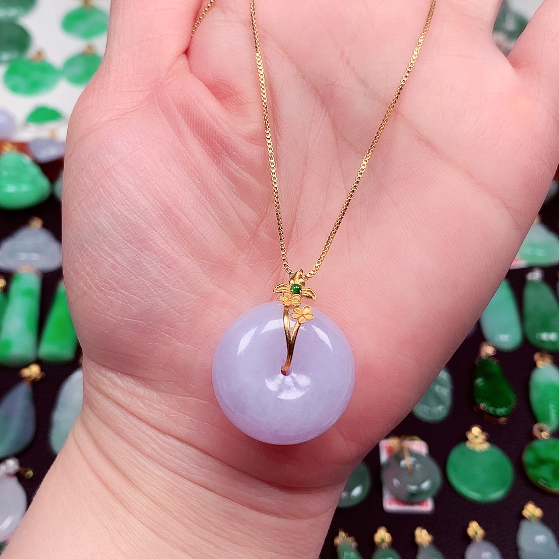 翡翠18K金镶嵌颈饰