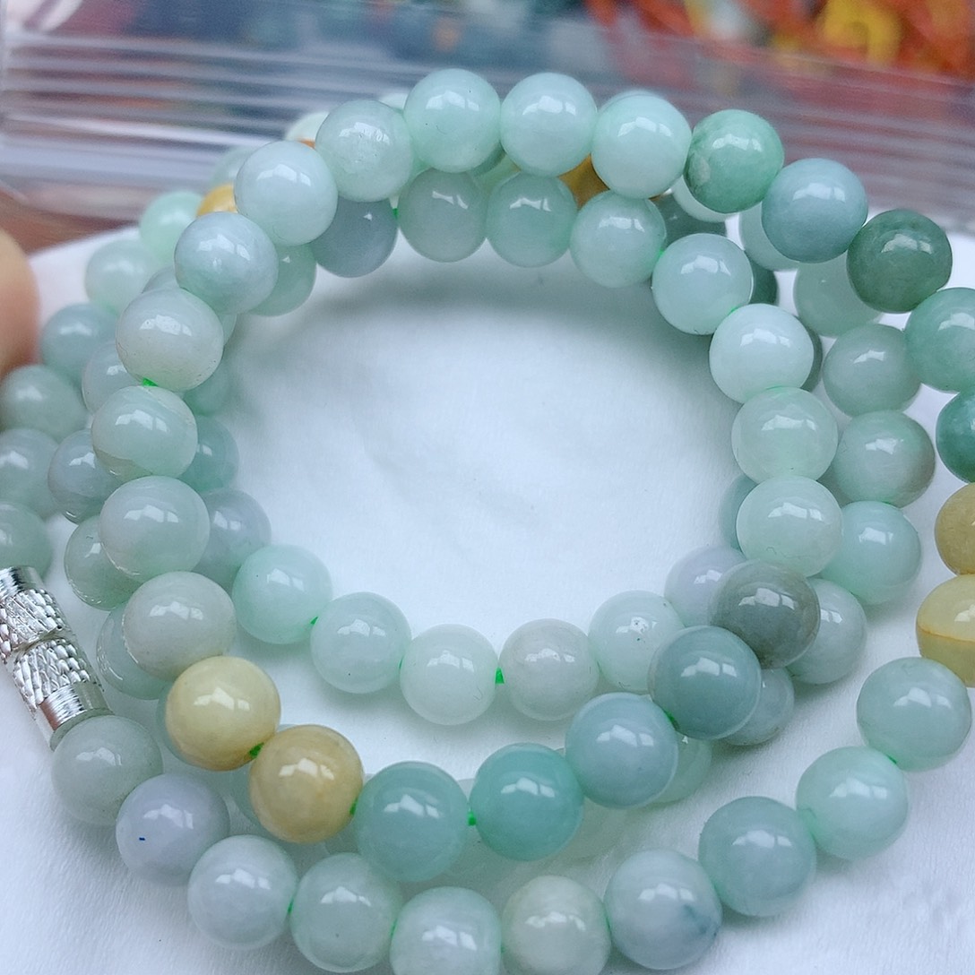 翡翠颈饰未镶嵌手串