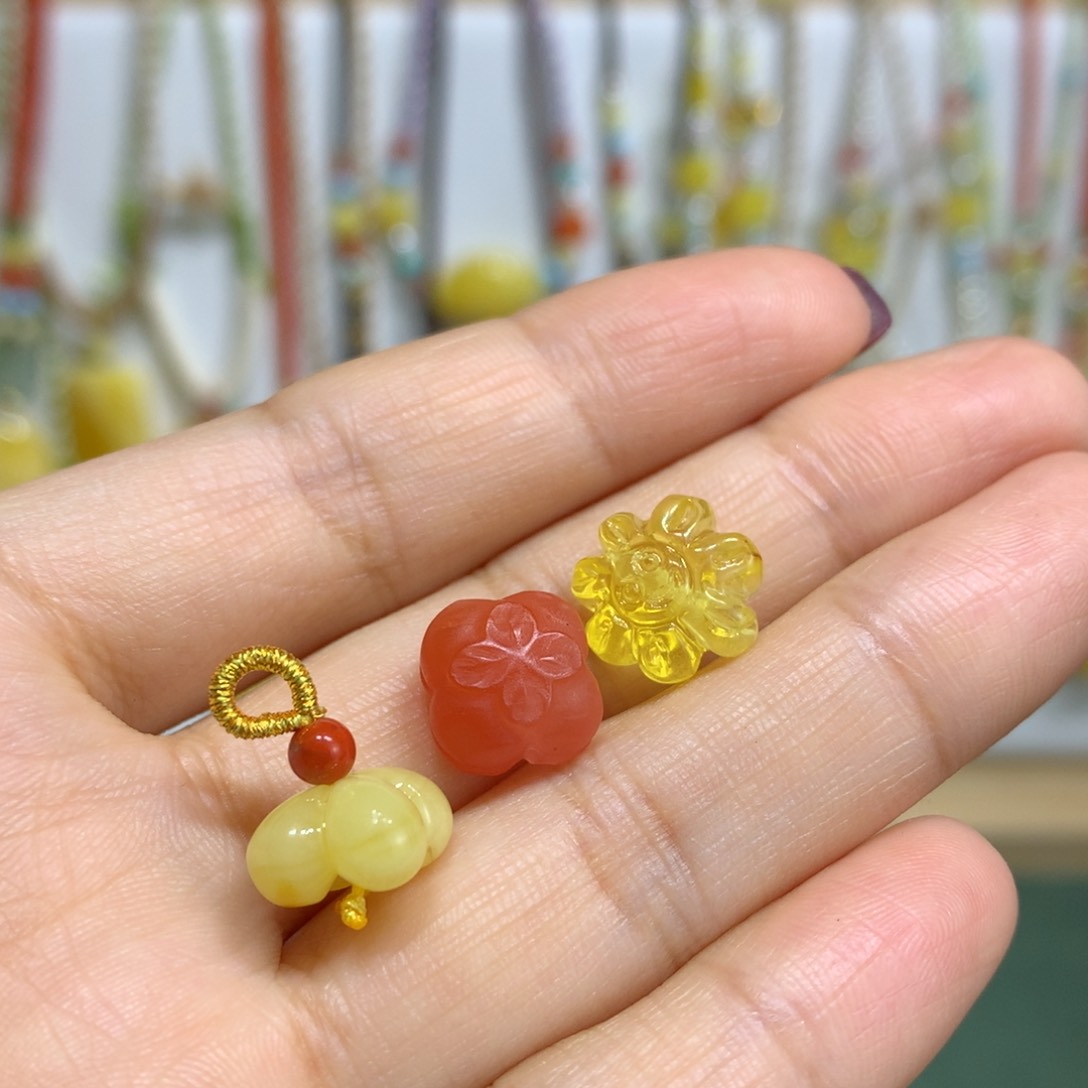 琥珀裸石未镶嵌特价瑕疵