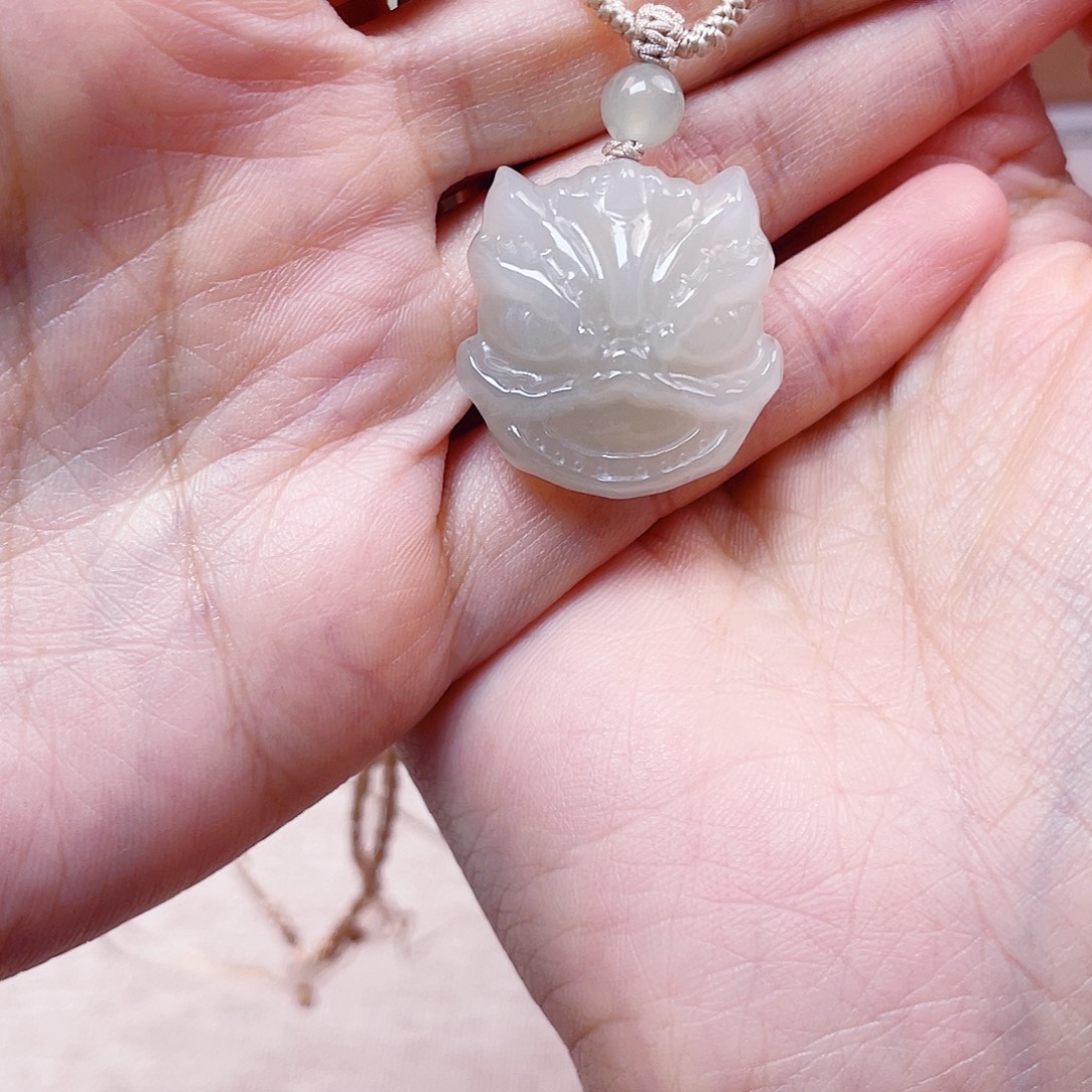 颖***儿和田玉未镶嵌吊坠(赠链)