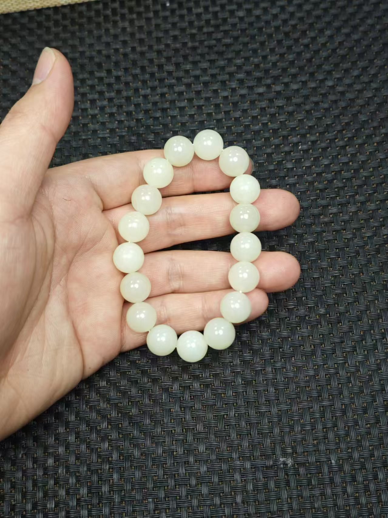 天然和田玉老料圆珠卡12手串2.13清货3