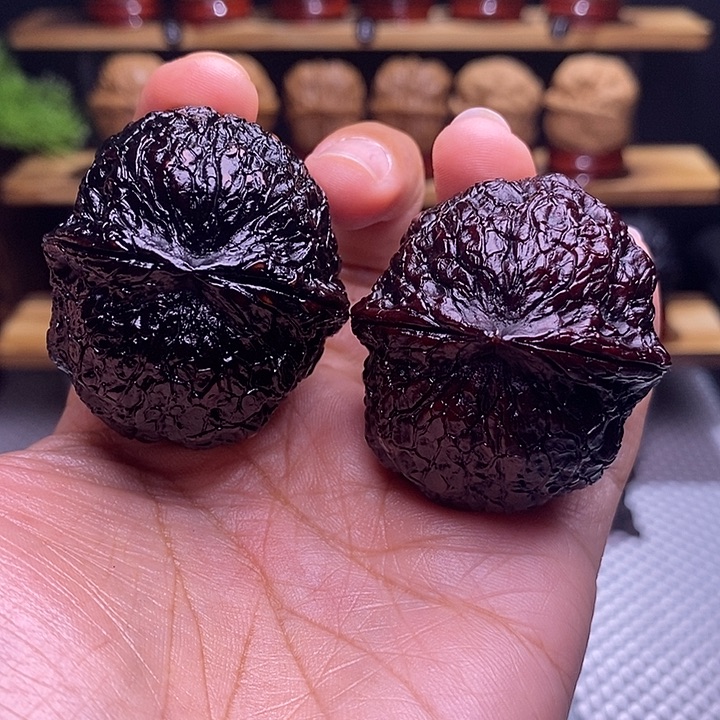 文玩核桃吊坠自*人七彩金丝绣球5