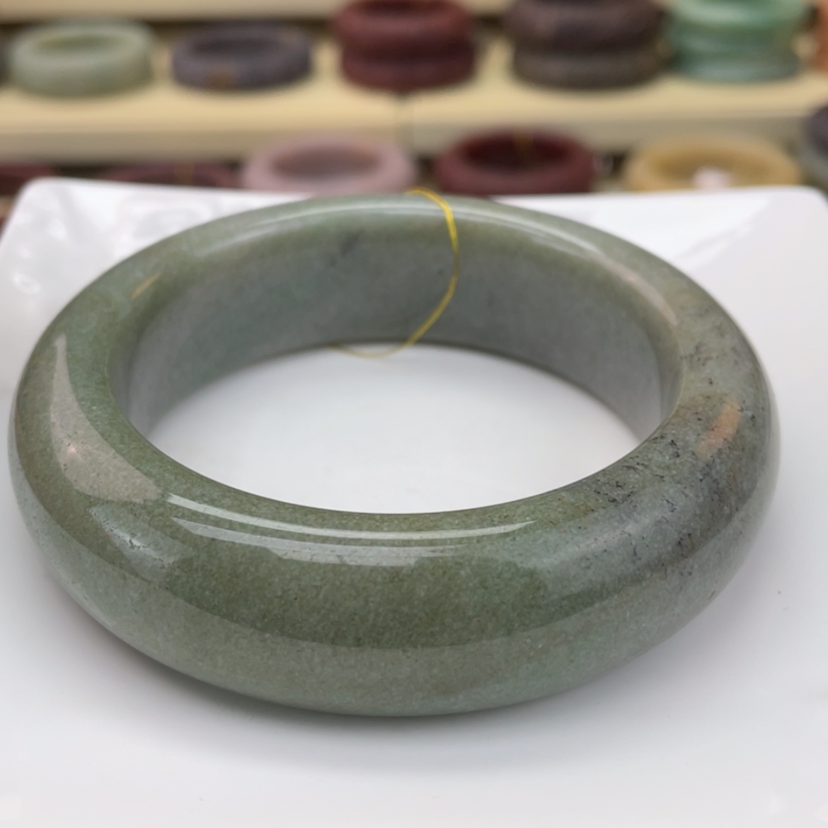 【闪购商品】石英质玉手镯未镶嵌