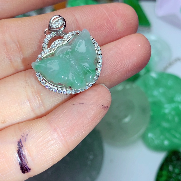 翡翠吊坠(不含链)未镶嵌