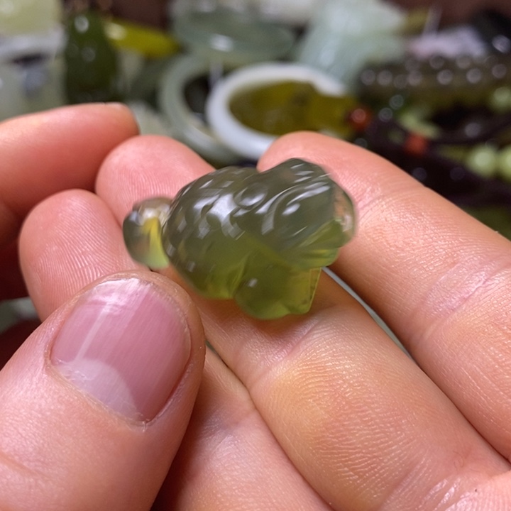 岫玉岫玉颈饰未镶嵌