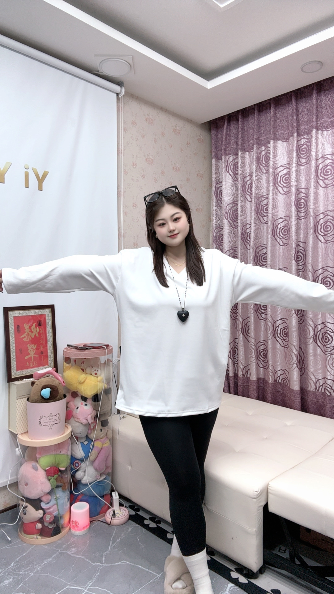 Yi+2025新款大码女装纯色慵懒风v领德容大衫