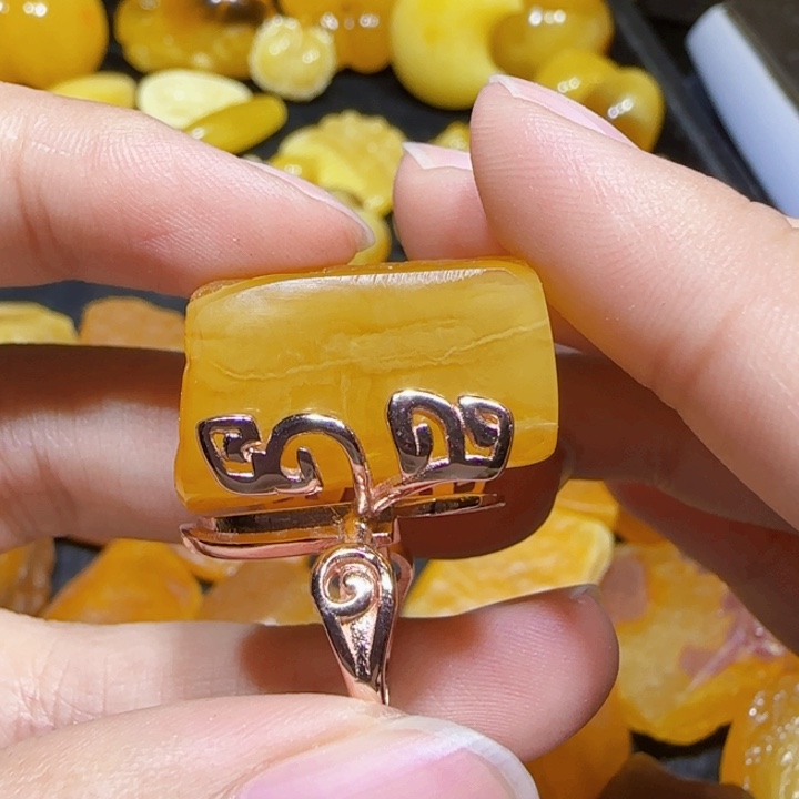 定制琥珀未镶嵌蜜蜡