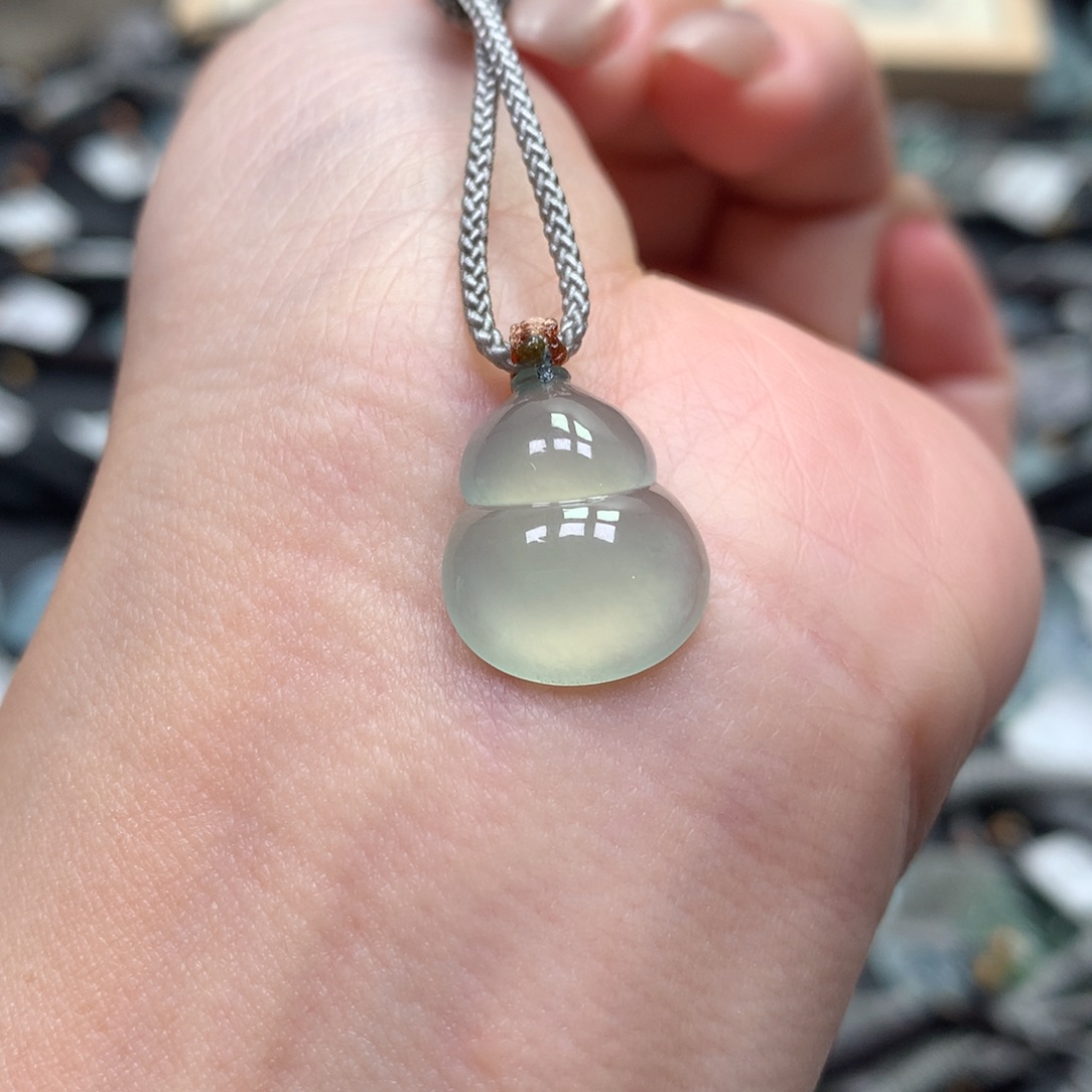 翡翠颈饰未镶嵌葫芦