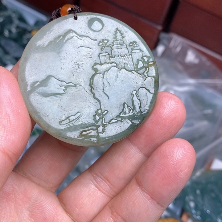 翡翠颈饰未镶嵌好