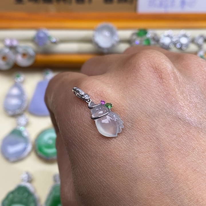 翡翠颈饰18K金镶嵌…