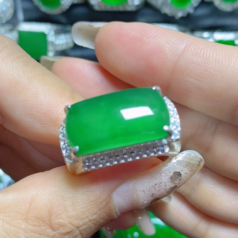 【闪购商品】翡翠挂件未镶嵌马鞍