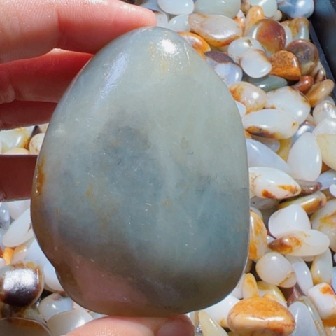 和田玉未镶嵌珠宝奇石119克